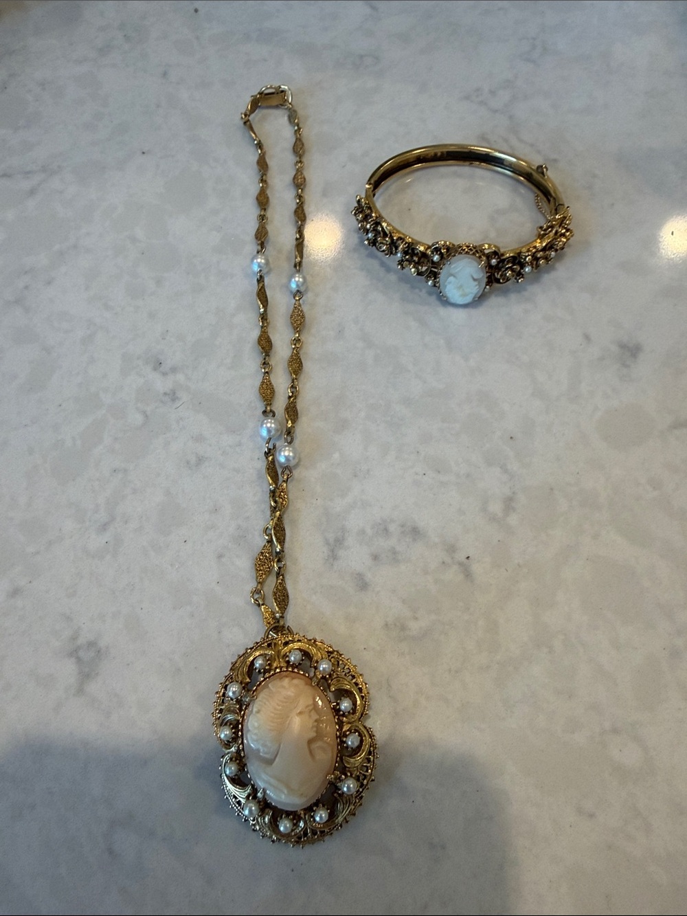 Vintage florenza Cameo Pendant Necklace with Pearl Accents - Women Jewelry